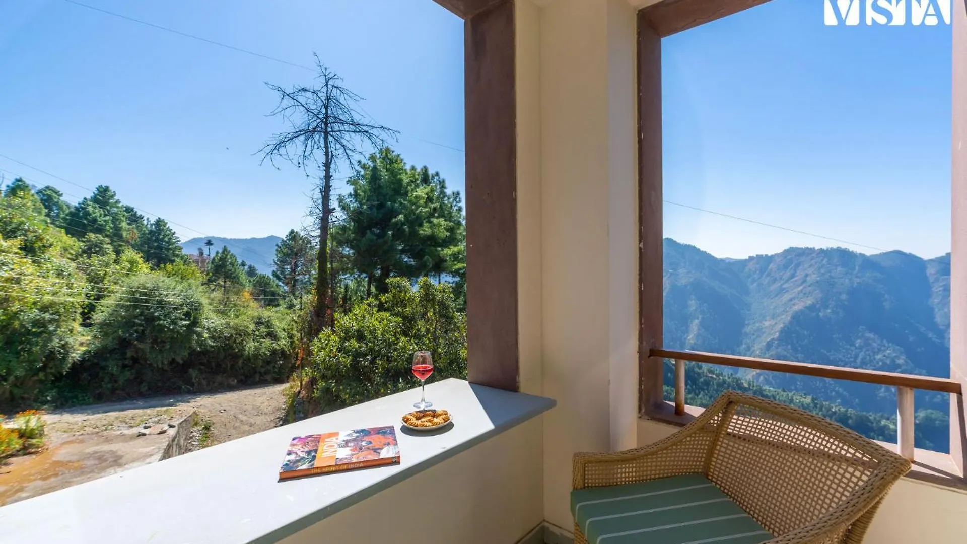 Villa Stayvista At Nook - Elysium Estate 2 Bedroom Cottage With Hill View, Lawn Shimla