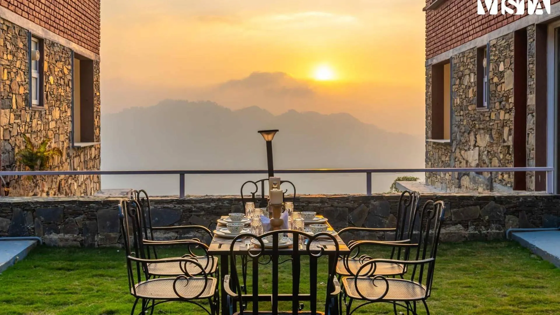 Stayvista At Nook - Elysium Estate 2 Bedroom Cottage With Hill View, Lawn Shimla Villa